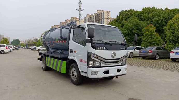 元年牌XSH5070GXWE6型5方D6吸污车