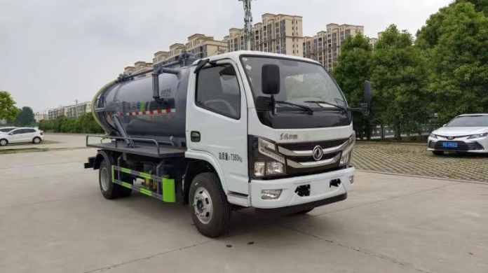 元年牌XSH5071GXWE6型5方F3吸污车