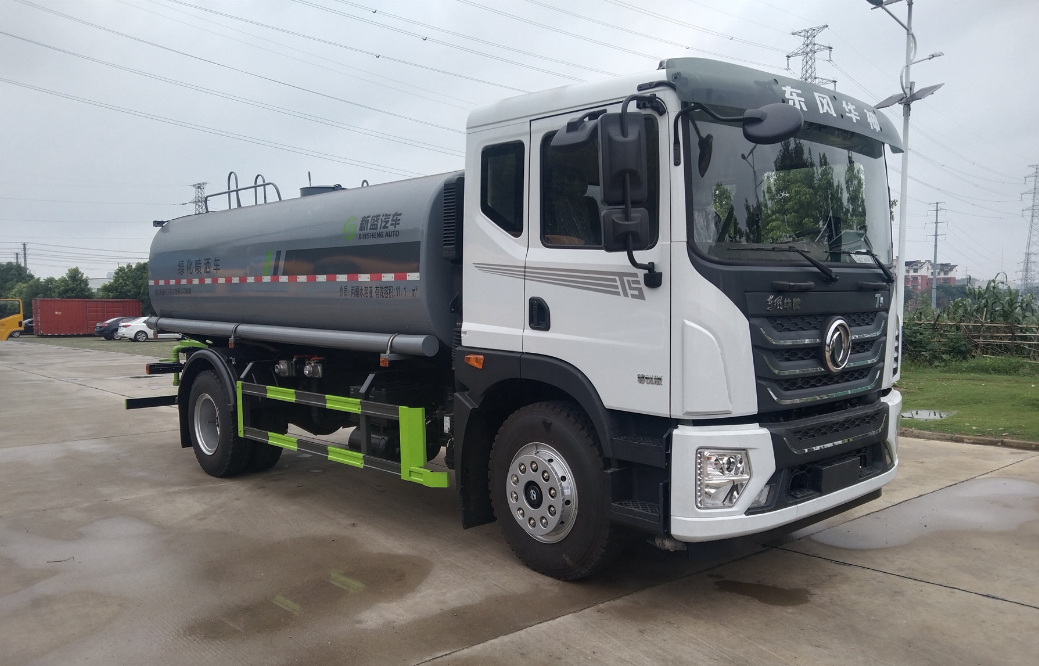 【高效全能！东风华神T5 15方洒水车 实力推荐】
