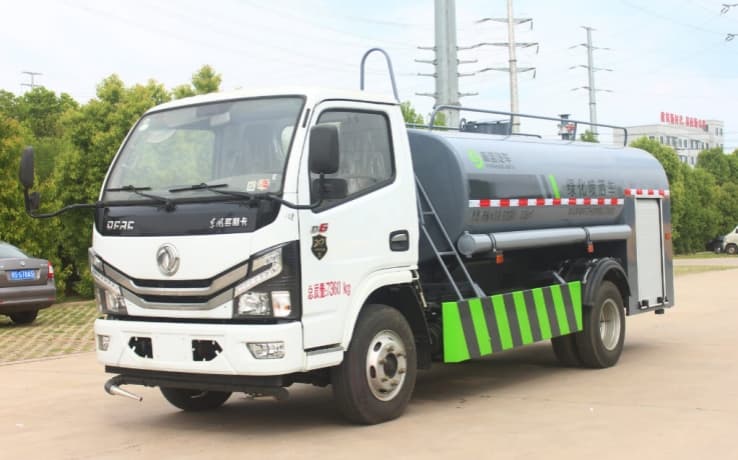 元年牌5方东风D6单排消防洒水车