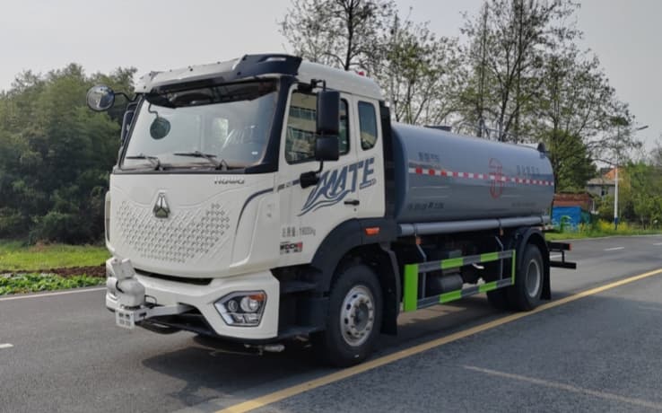 元年牌15方重汽mate洒水车