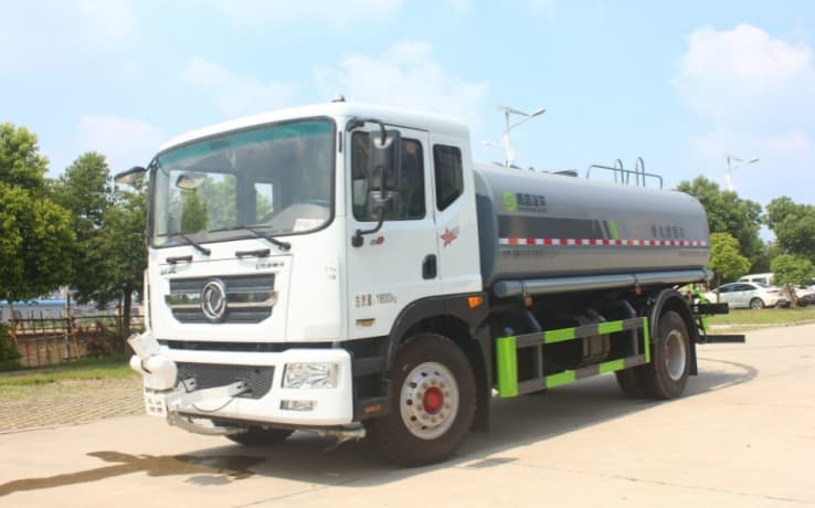 元年牌15方老款D9洒水车