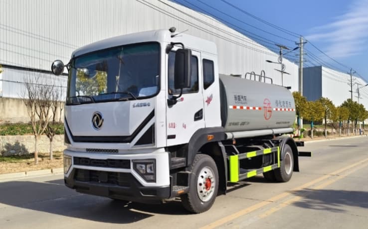 元年牌12方东风新款D9洒水车