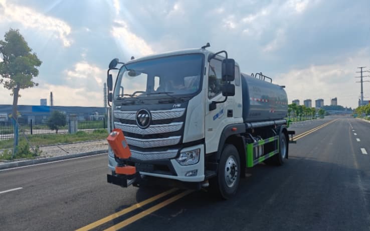 元年牌12方欧曼行星洒水车