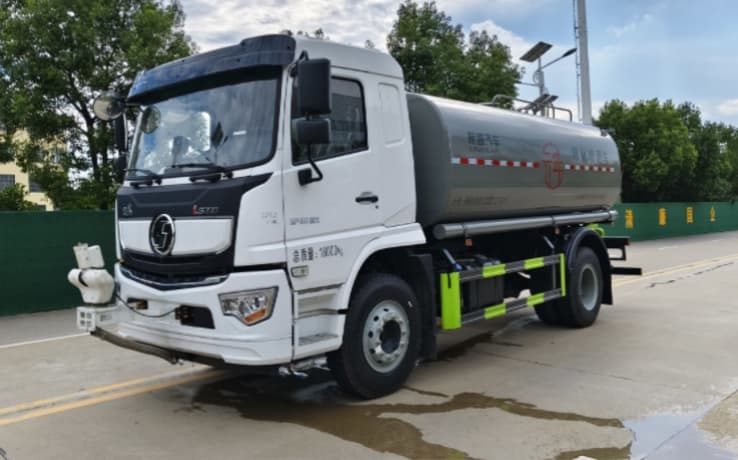 元年牌15方4500轴距陕汽德龙L5000洒水车