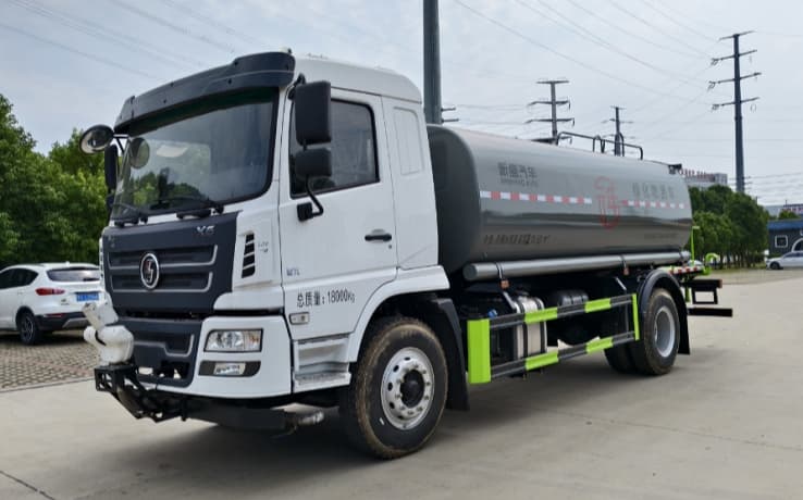 元年牌15方东风轩德X6洒水车