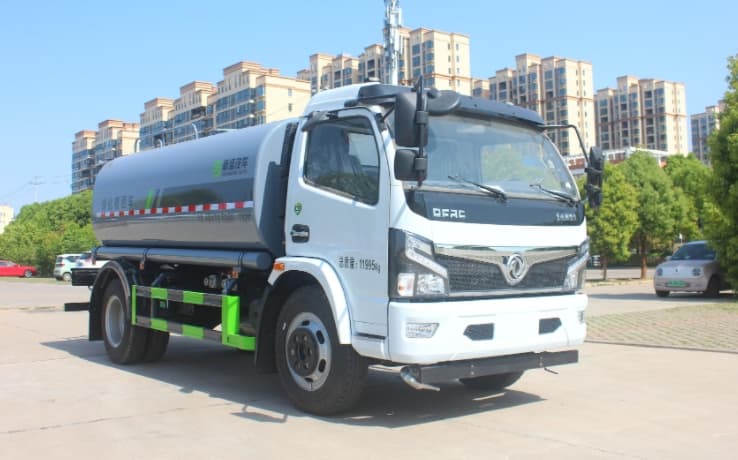元年牌10方东风D7F7洒水车