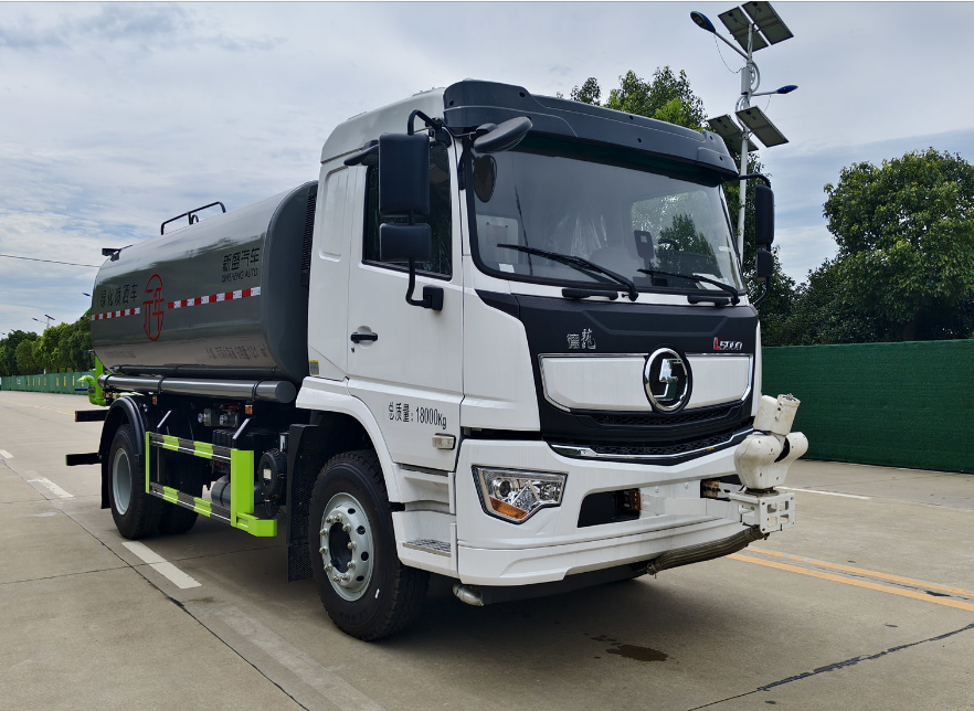 陕汽德龙L5000洒水车，12方定义新标杆